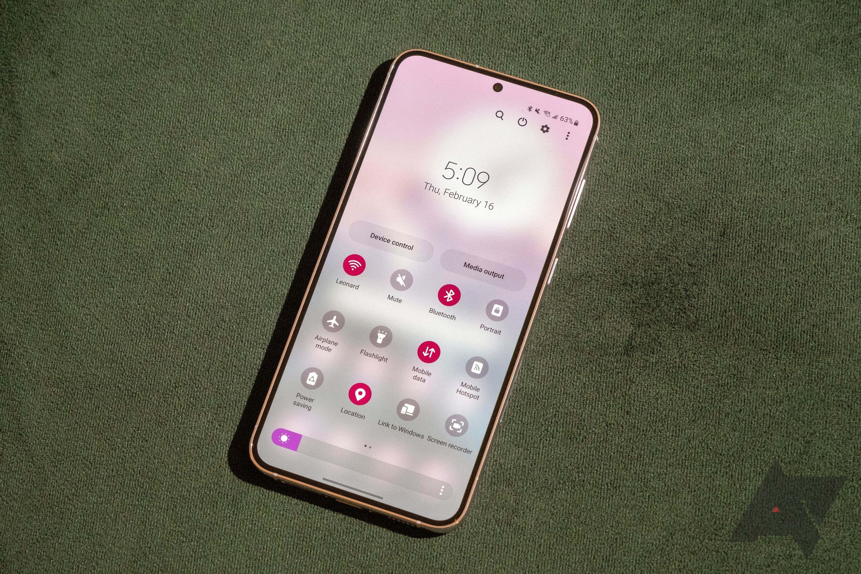 Customize the Side button or Bixby key on Galaxy phones and tablets