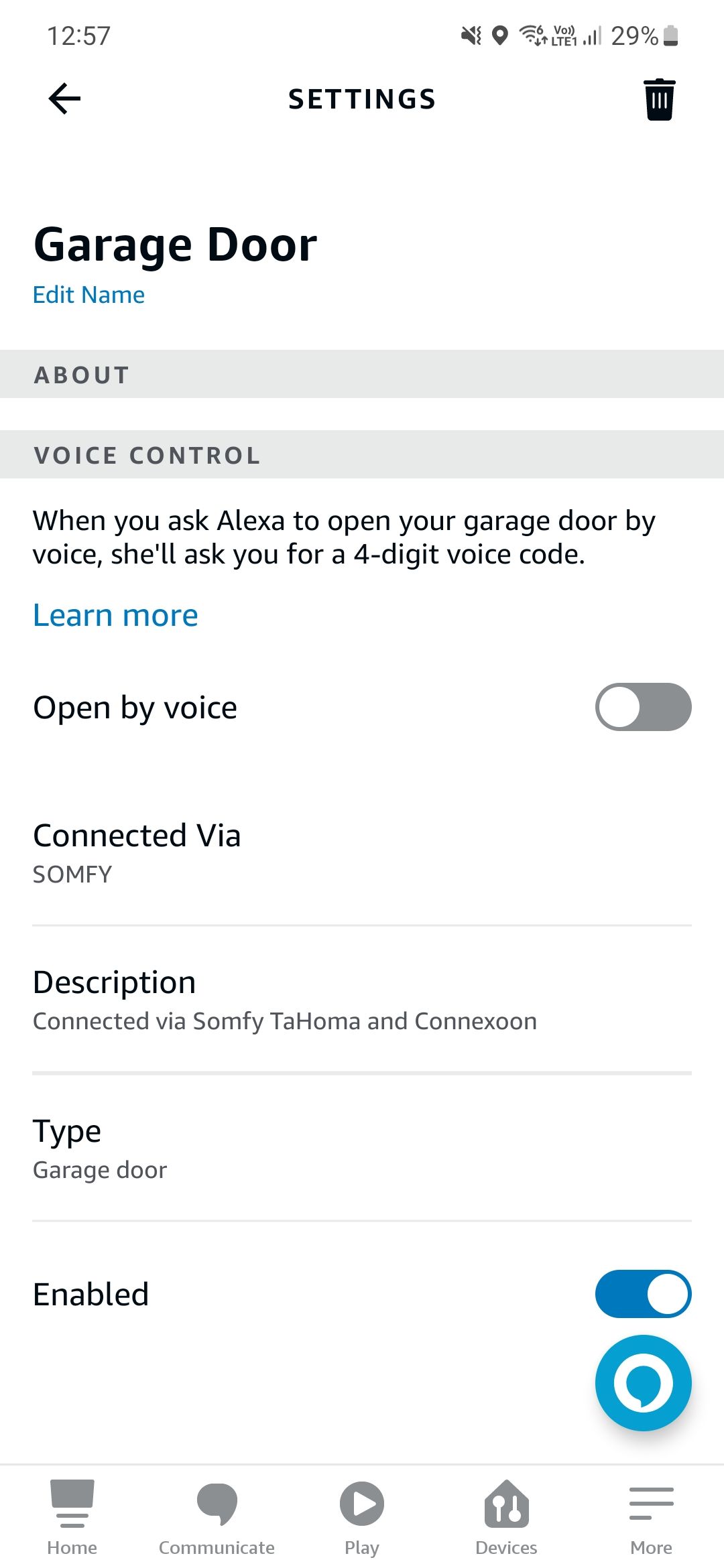 Tangkapan layar menunjukkan kontrol pintu garasi di Alexa