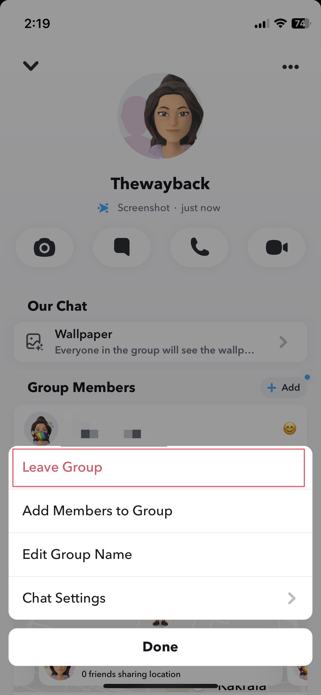 Captura de tela mostrando a opção de sair do grupo no bate-papo em grupo do Snapchat