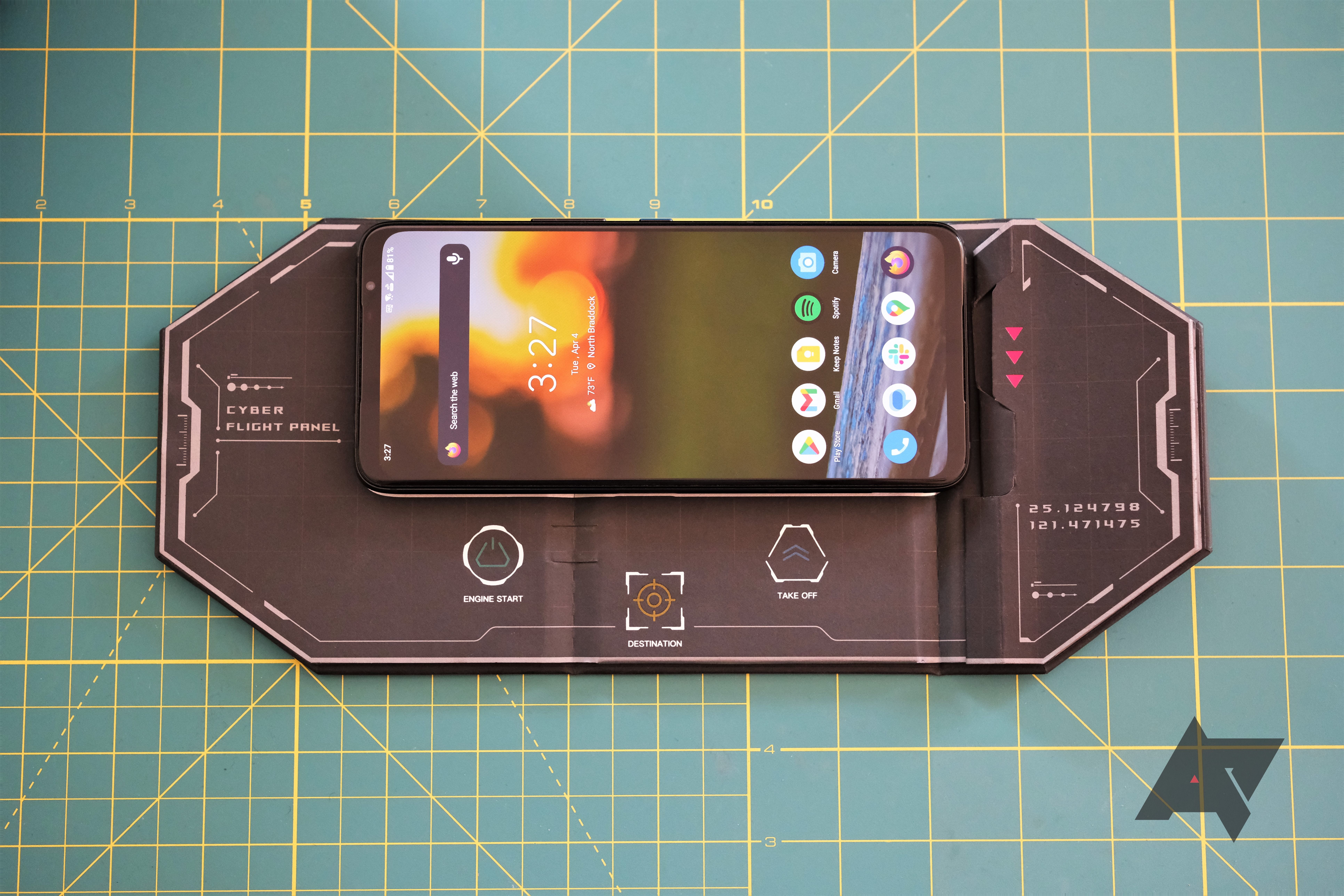Asus ROG Phone 7 review box flap