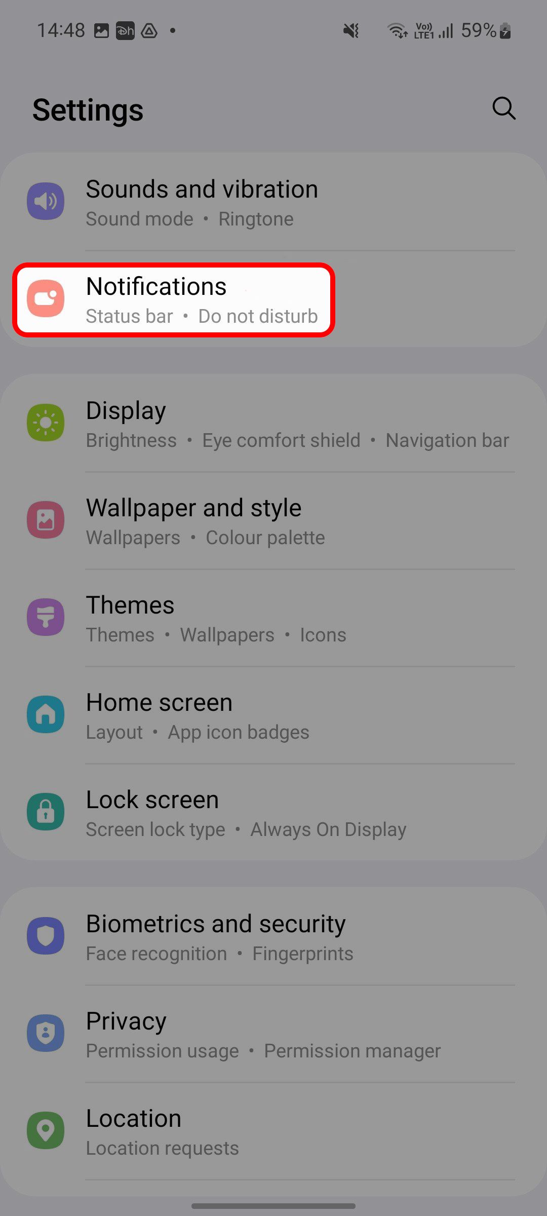 Samsung One UI settings menu highlighting the Notifications option