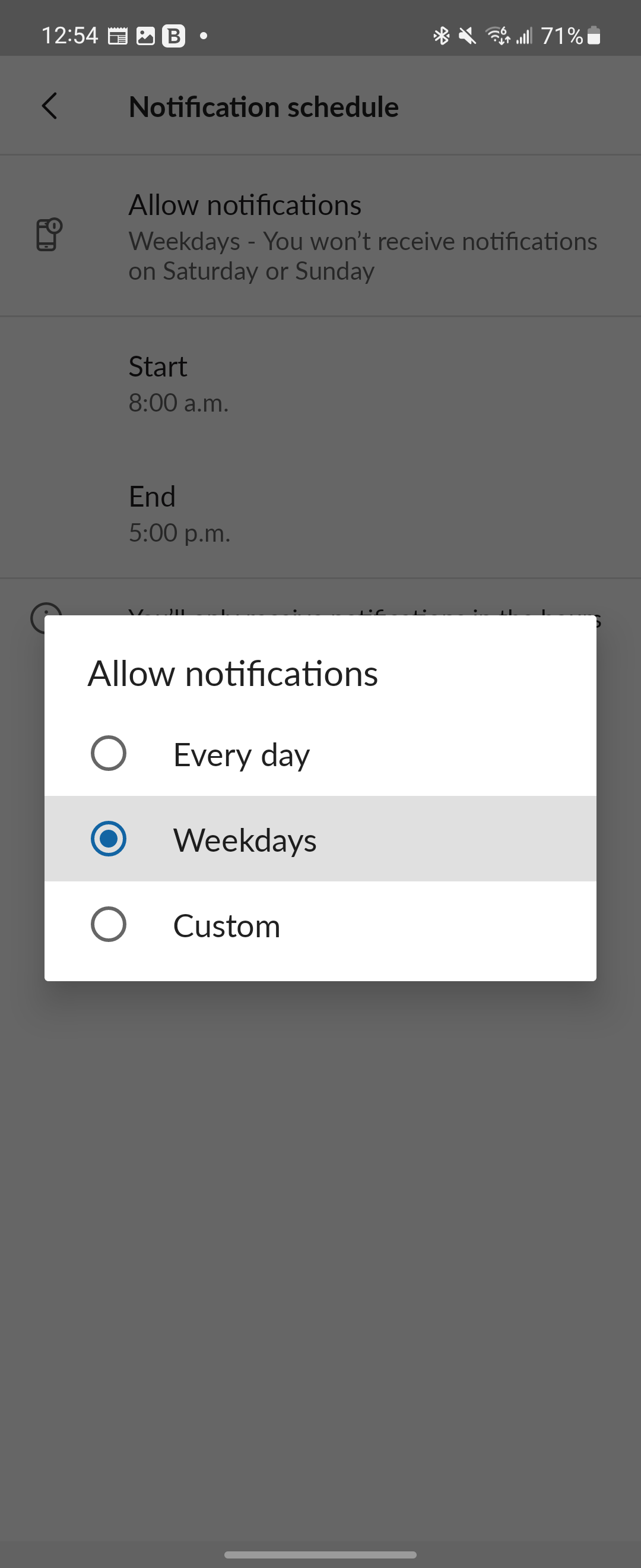 Slack notifications schedule submenu with Weekdays highlighted
