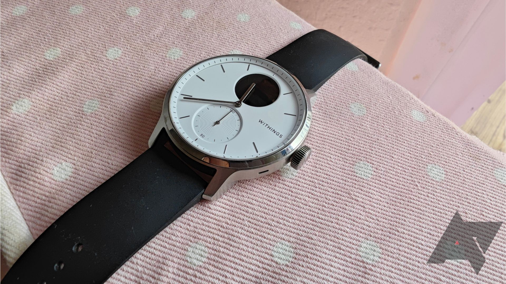Withings ScanWatch fundo rosa