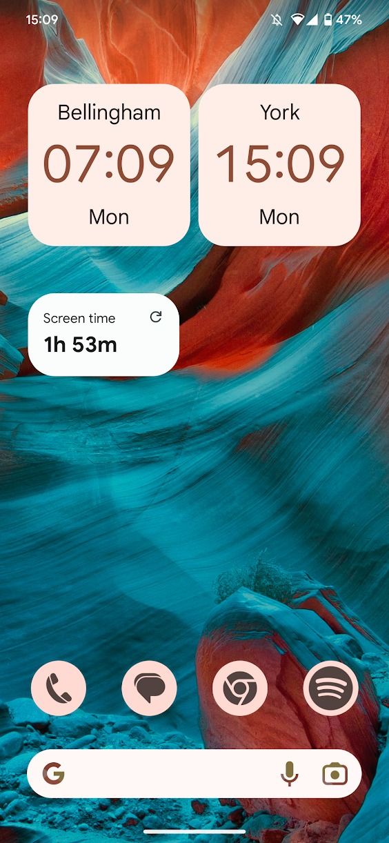 captura de tela da tela inicial do Android com widgets de relógio e tempo de tela