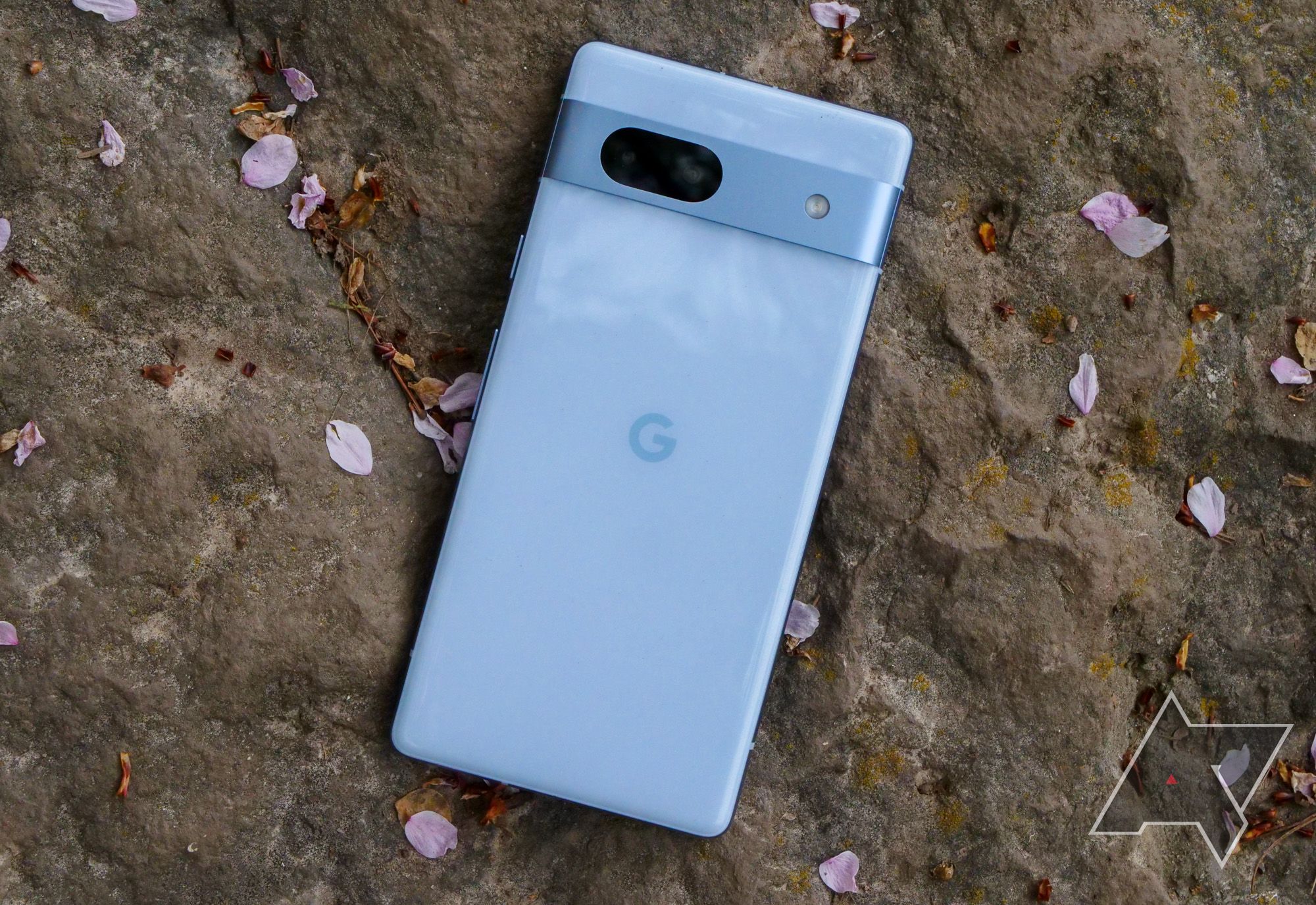 Review: Google Pixel 7a  Google Demonstrates How Things Should Be