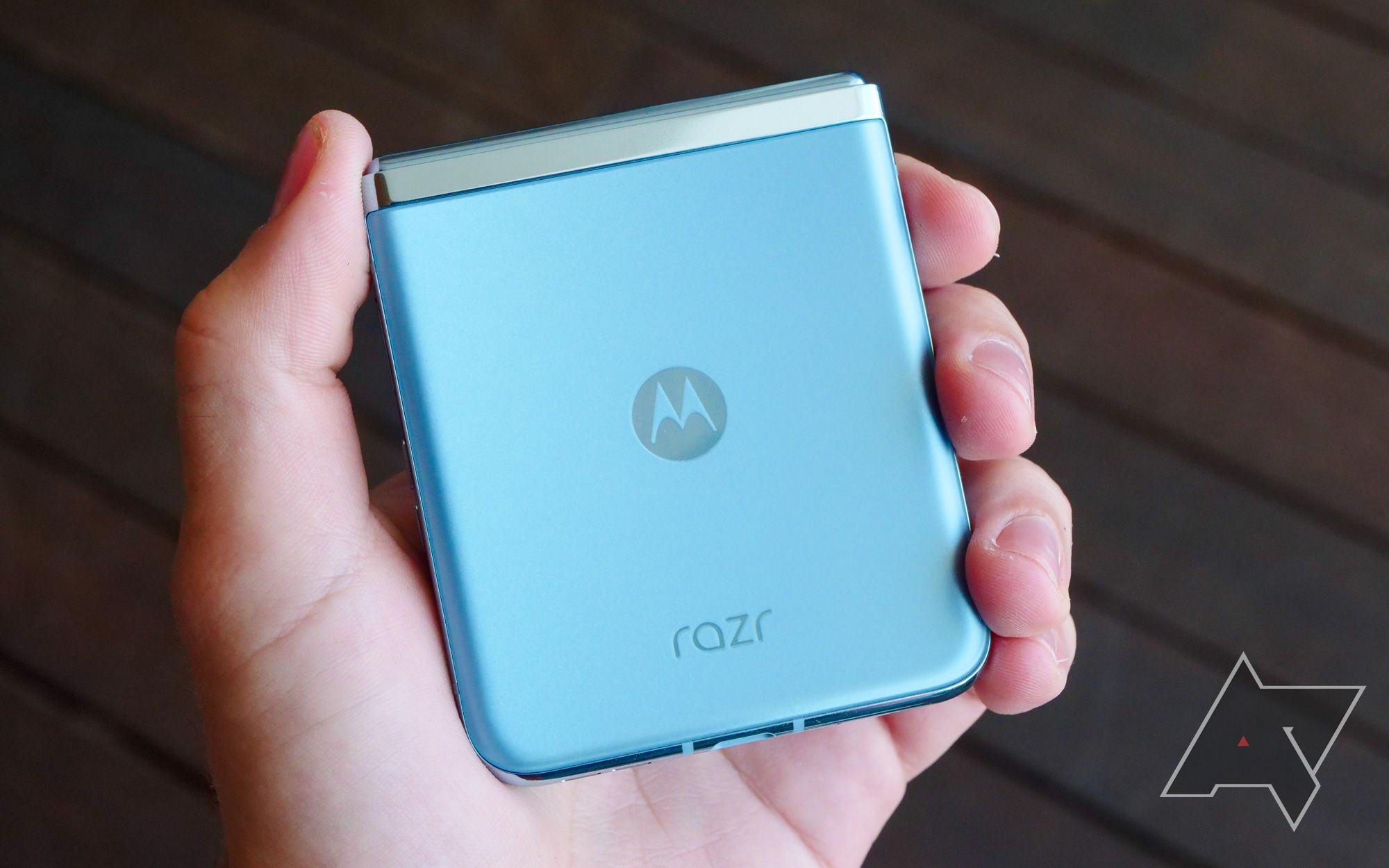 Motorola advances Razr with 5G, better specs, more carriers for $1,399