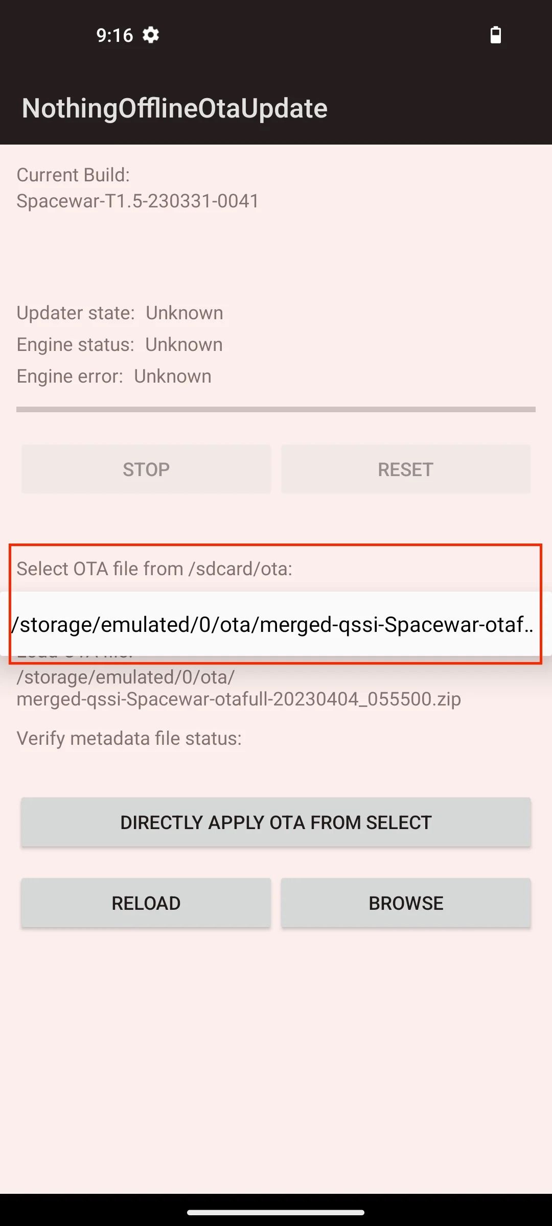 Captura de tela do aplicativo Offline OTA Update oculto do Nothing Phone 1 com o arquivo Android 14 OTA selecionado e destacado com uma caixa vermelha