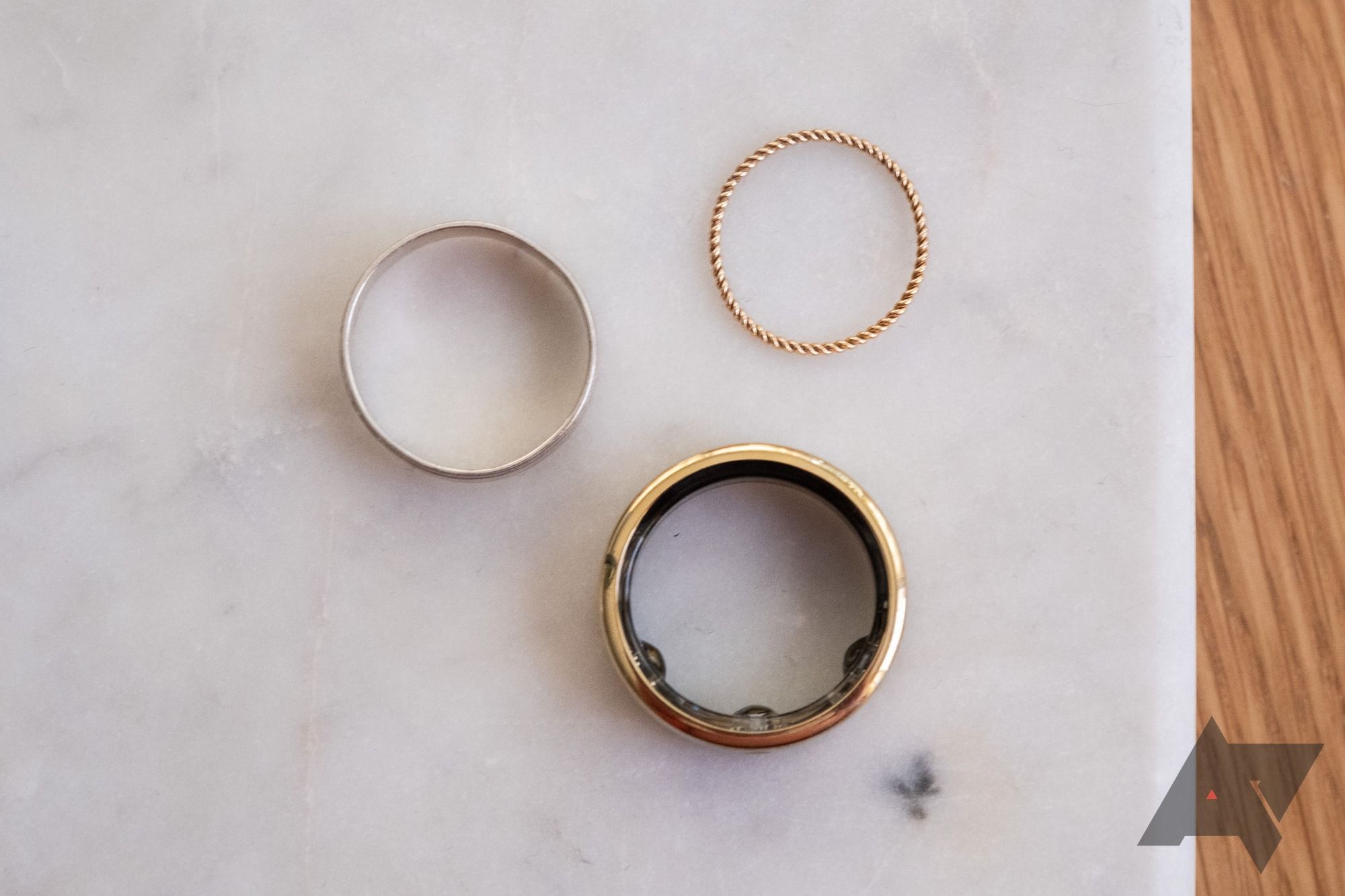 oura-ring-3rd-gen-thickness-comparison