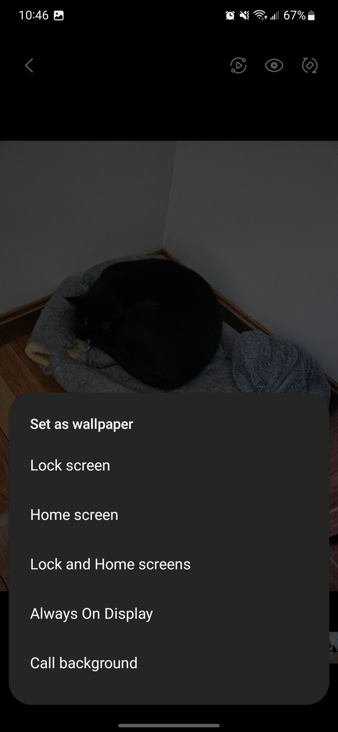 The set as wallpaper options in the Samsung Gallery app