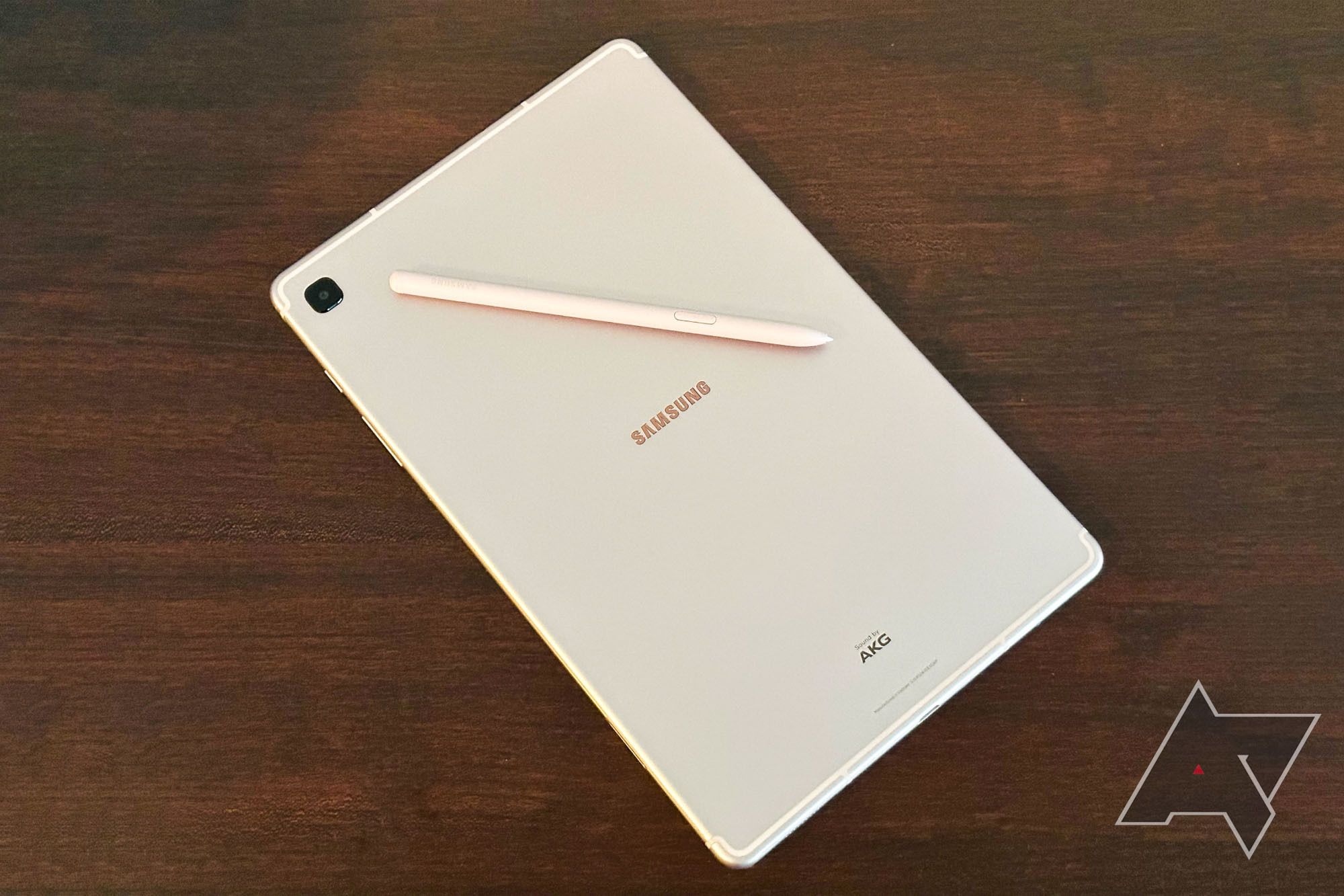 A 2022 Review of the Galaxy Tab S6 Lite for digital artists