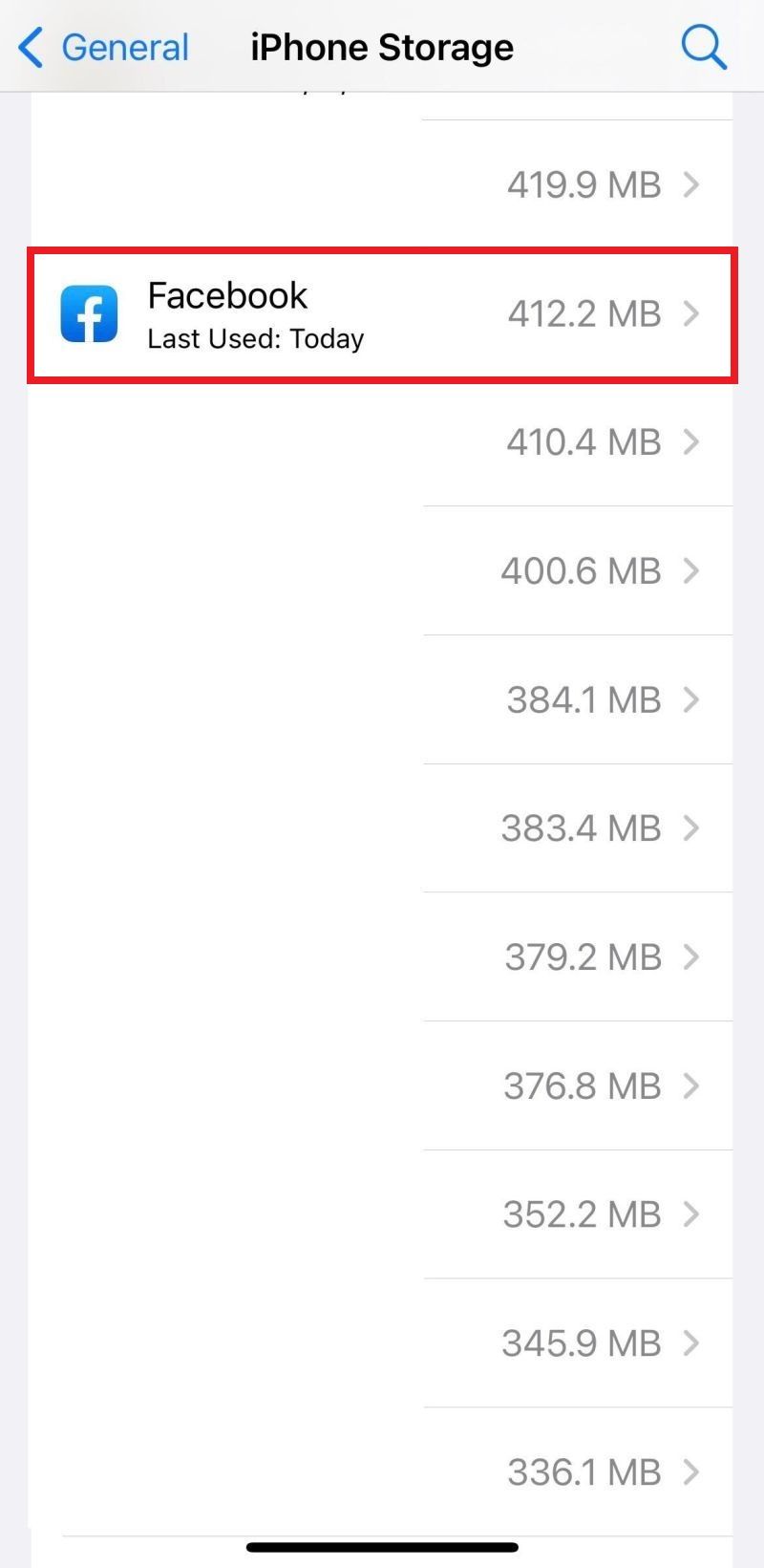 Screenshot of Facebook app under iPhone Storage