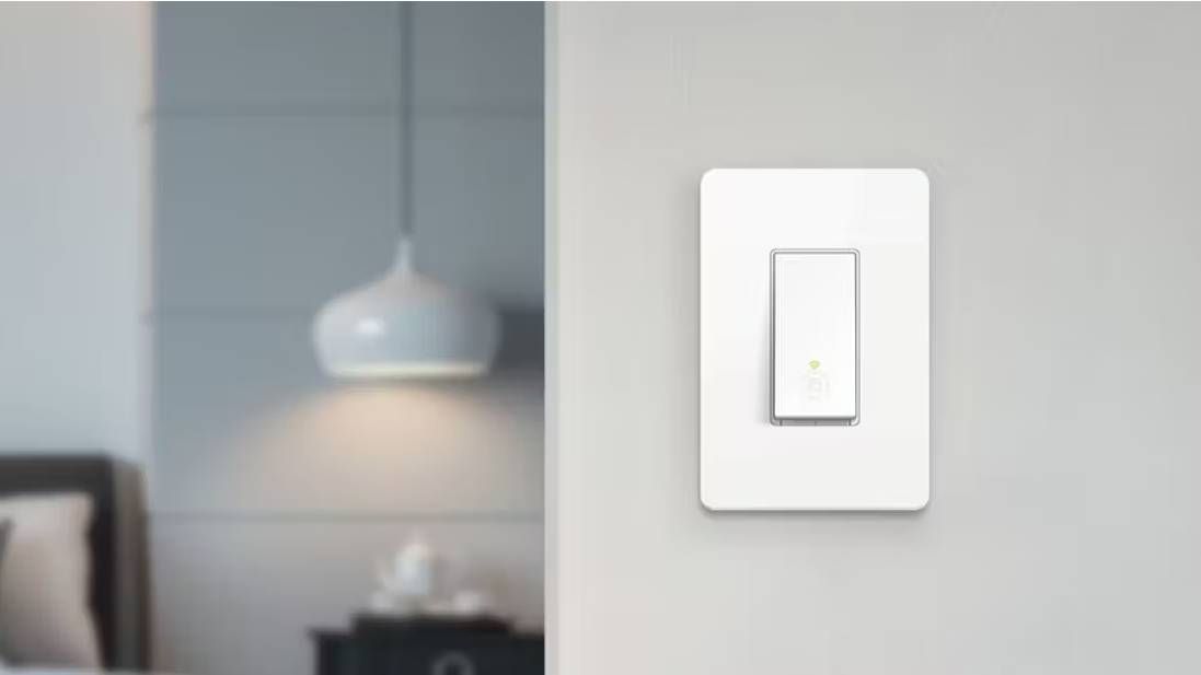 Kasa smart switch featured image with paddle smart light  switch