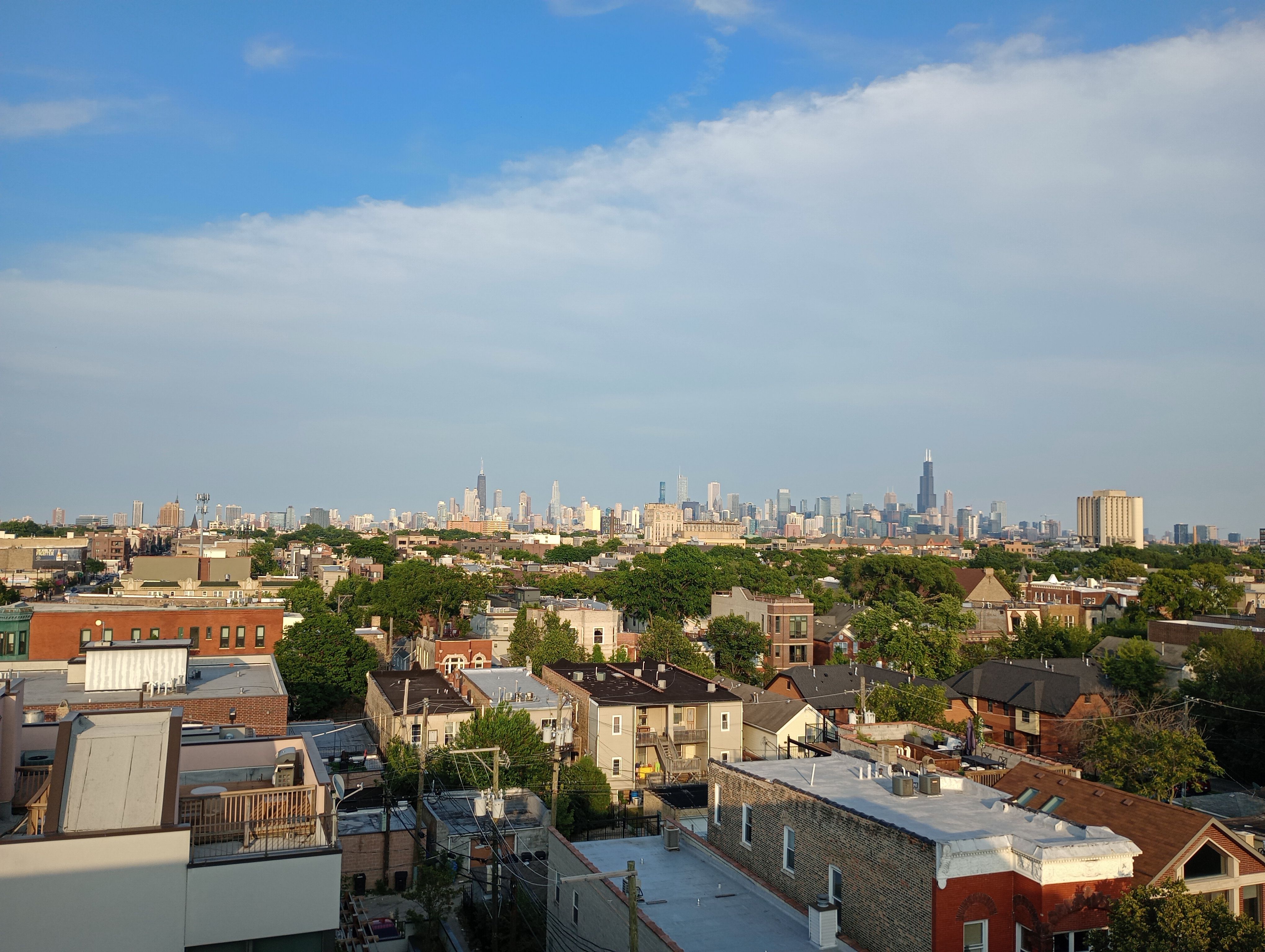 A picture of the Chicago skyline on a Moto G Stylus (2023)