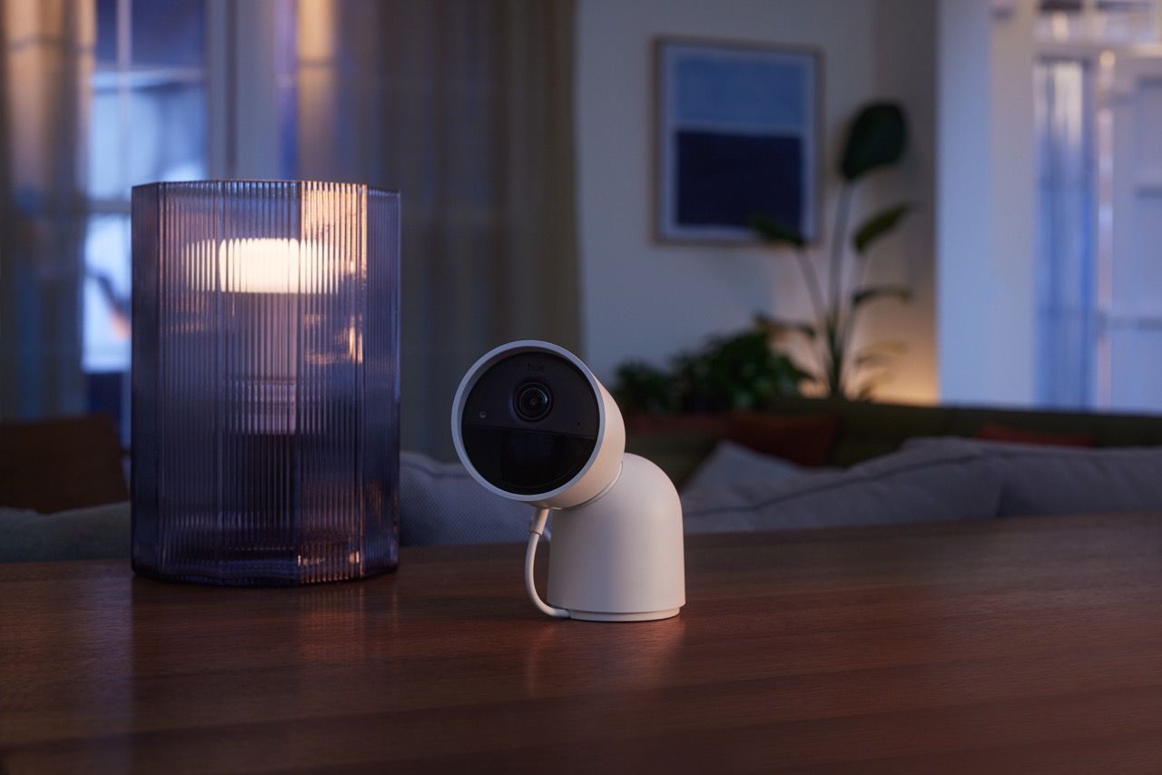 philips-hue-stable-camera-indoors