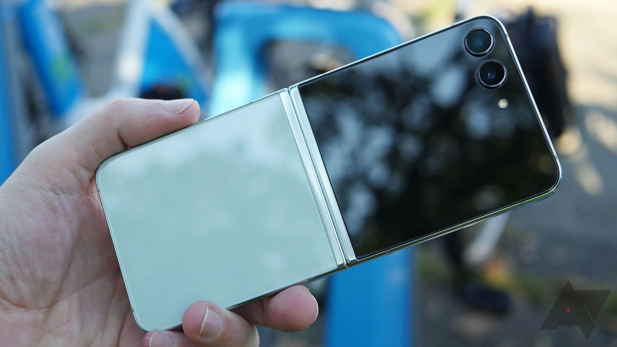 Samsung Galaxy Z Flip5 Review: A stylish and versatile flip phone