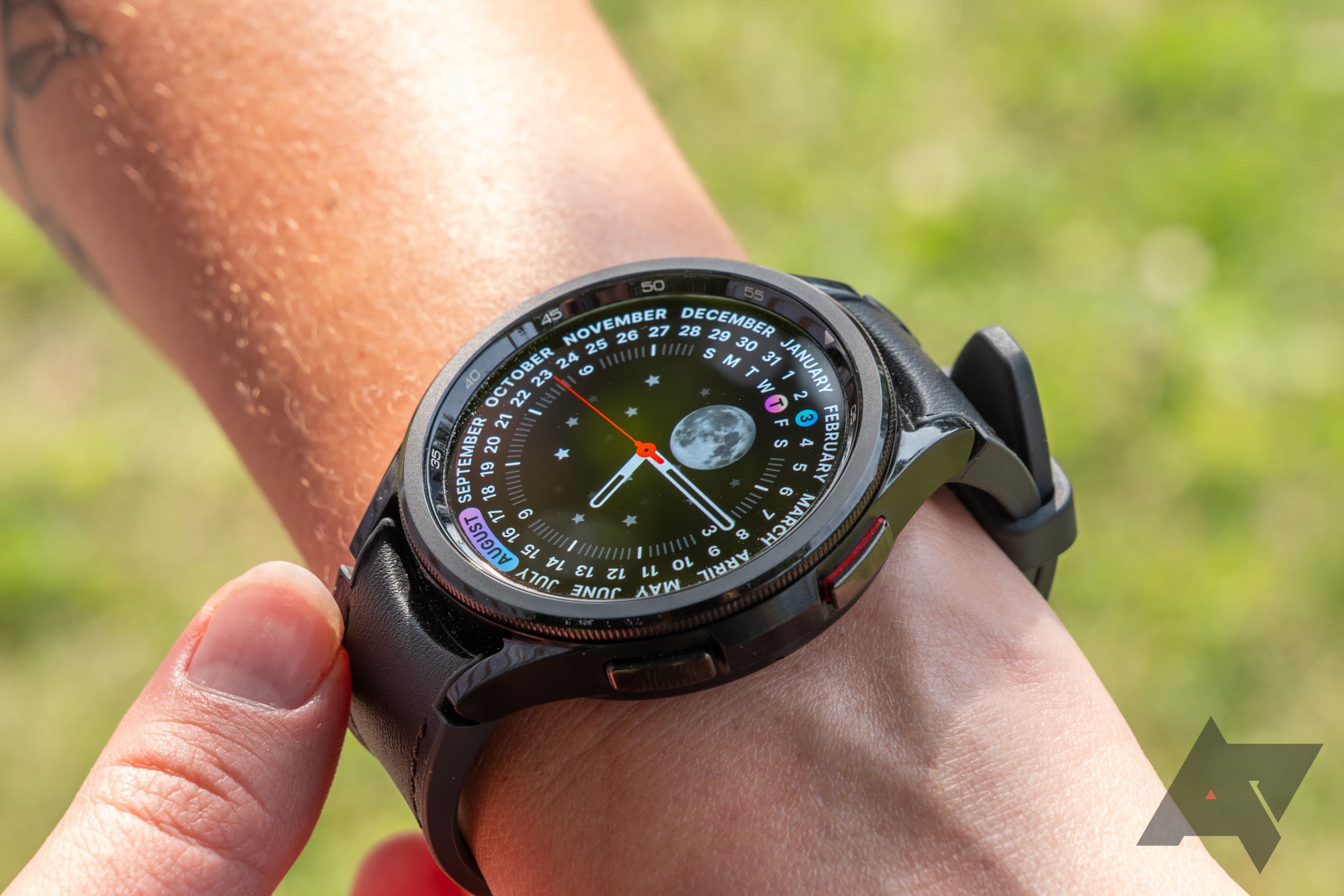 Samsung galaxy watch 46 best sale vs huawei watch 2