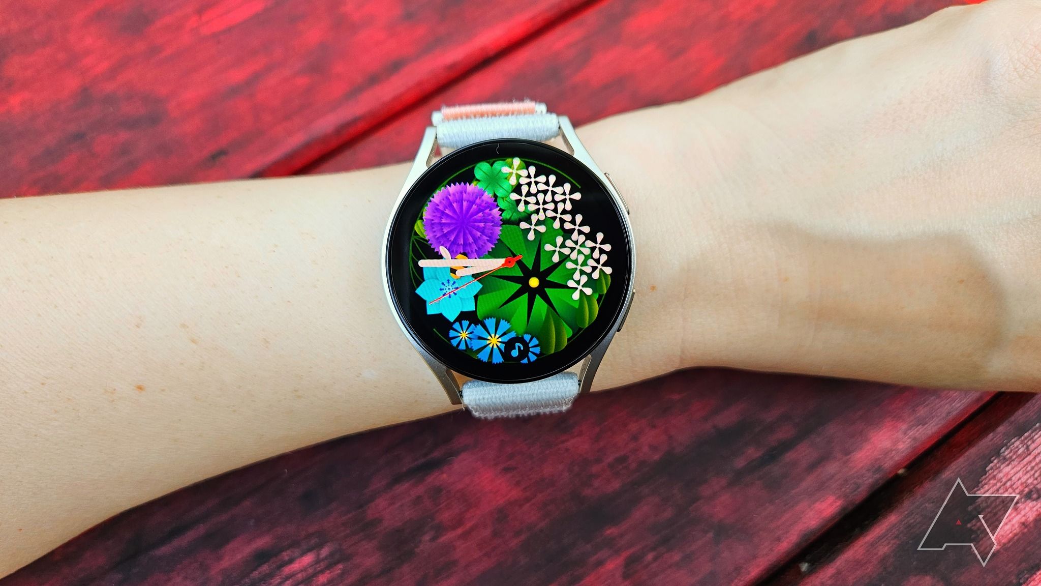 Smallest smartwatch hot sale