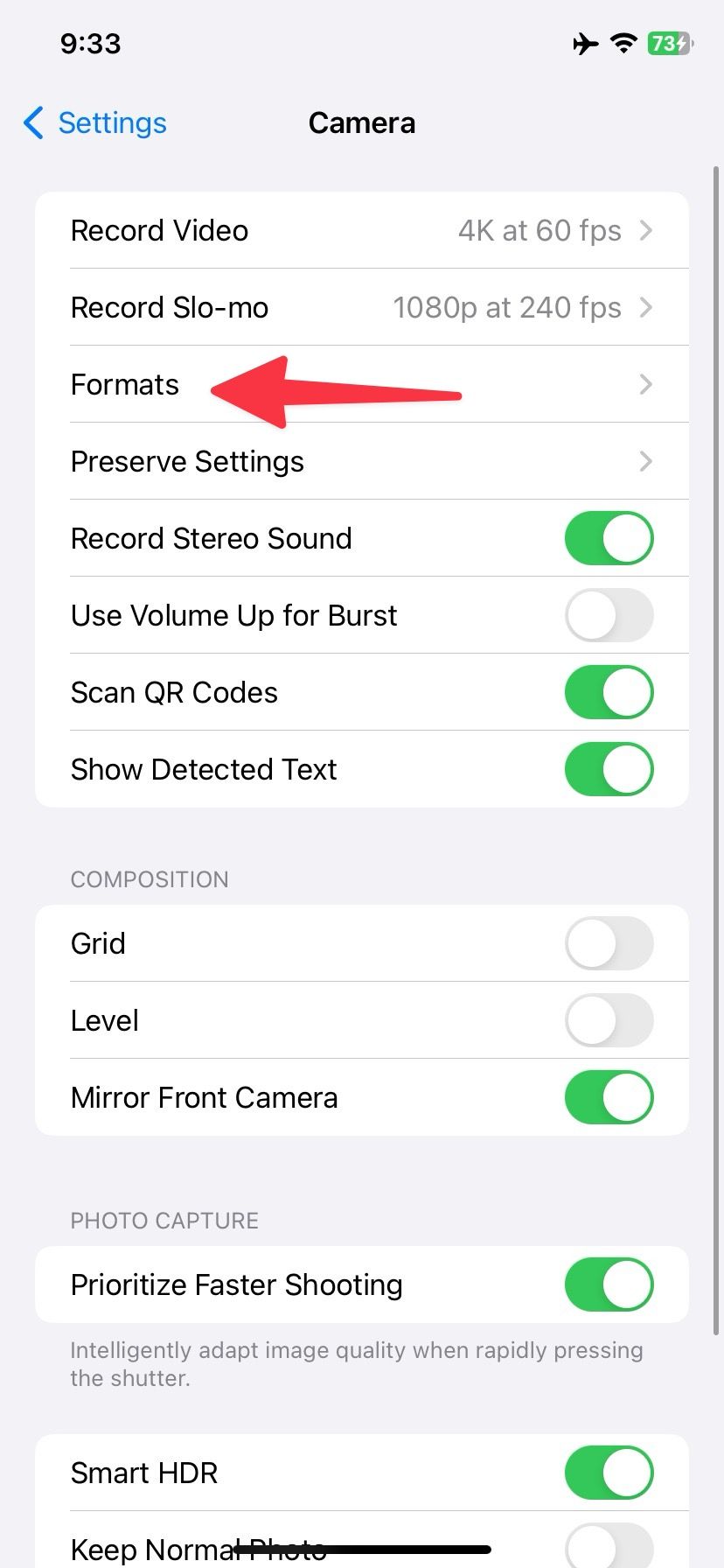 What is an HEIC file and what are its advantages?