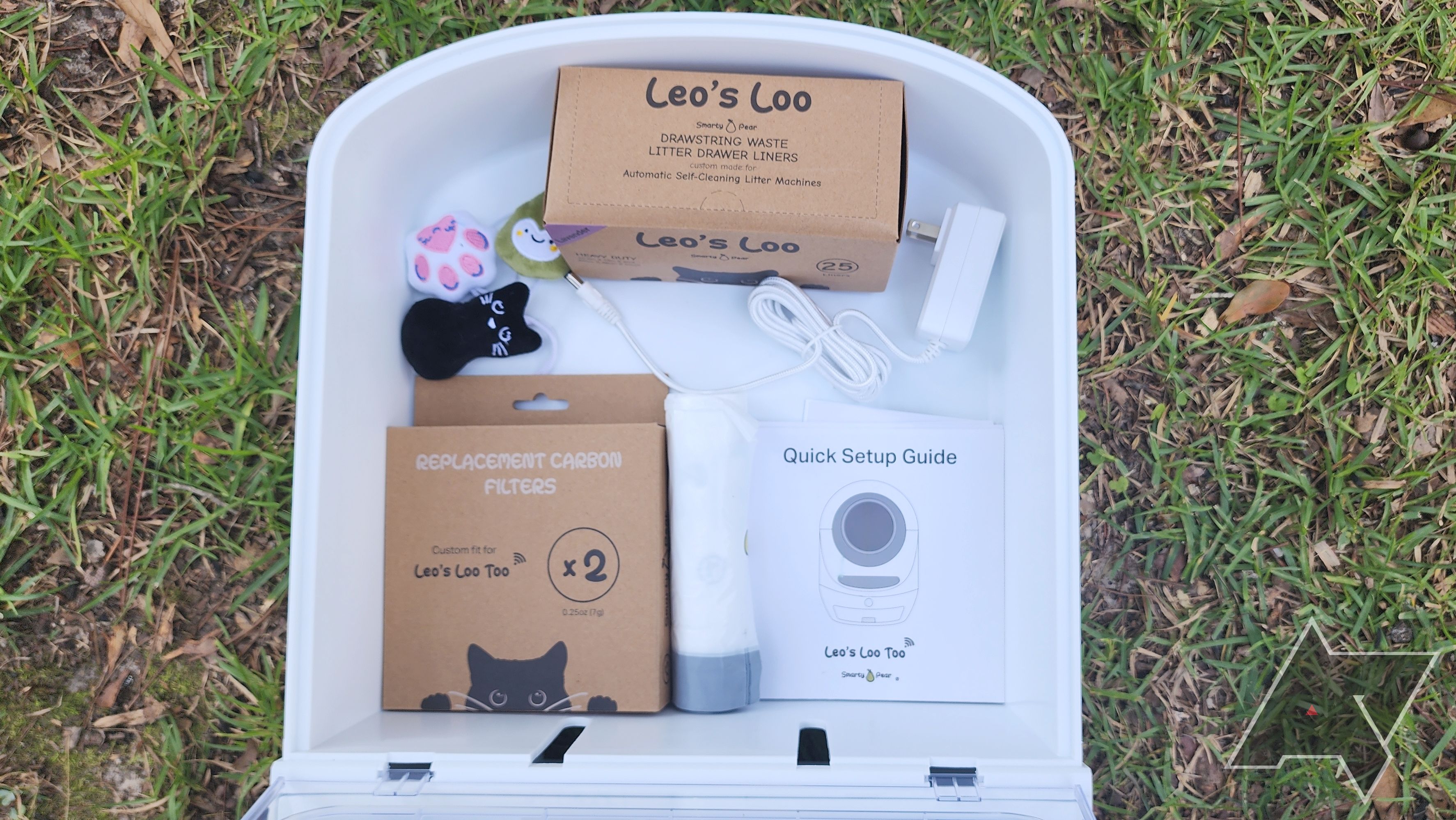 Accessories incorporated with Leo's Bathroom bathroom Too Dapper Self-Cleansing Litter Box