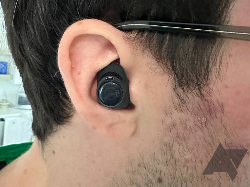 Guide to Earbuds With In-Ear Secure Fit: Ultimate Comfort & Stability