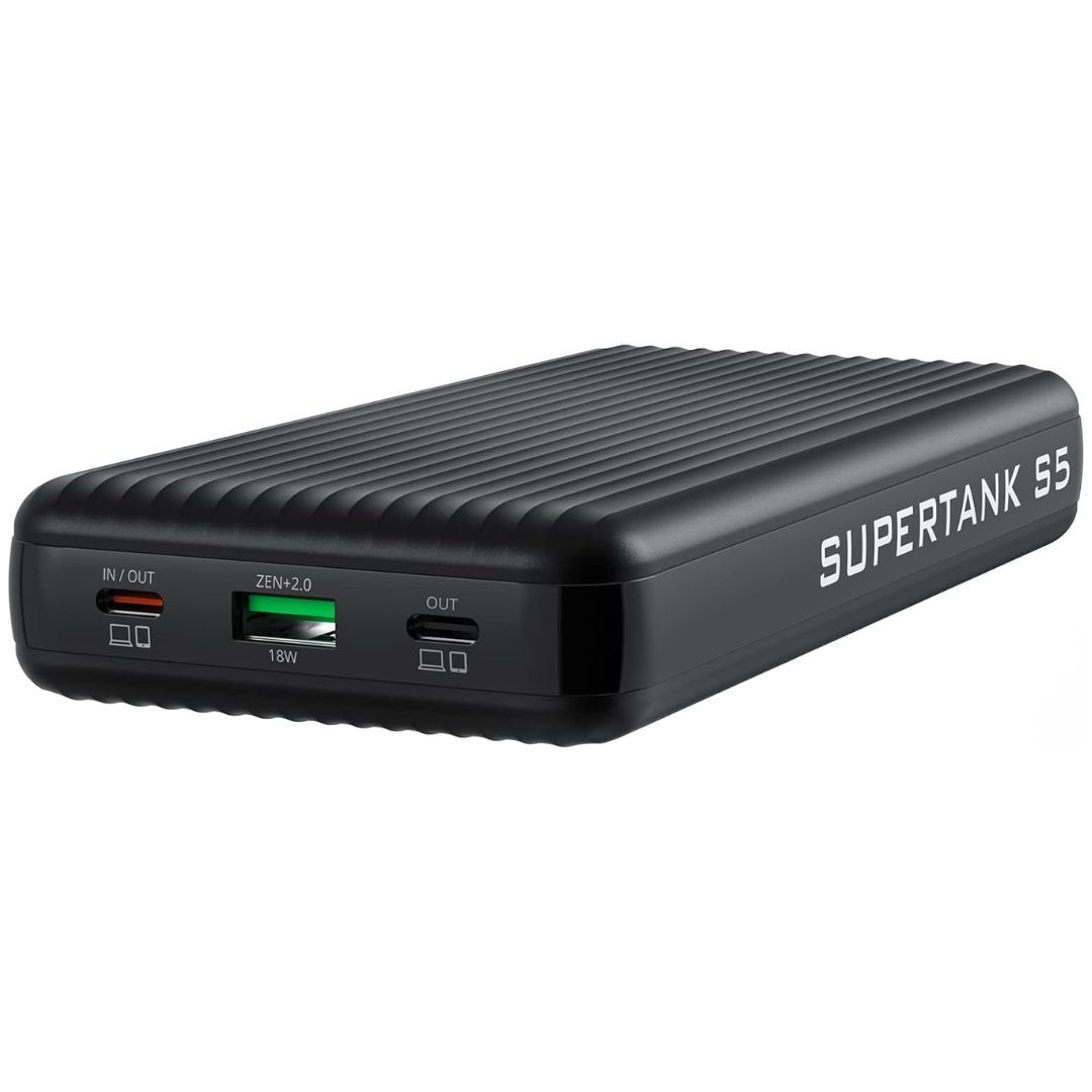 USB ports on a power bank labeled 'Supertank S5'