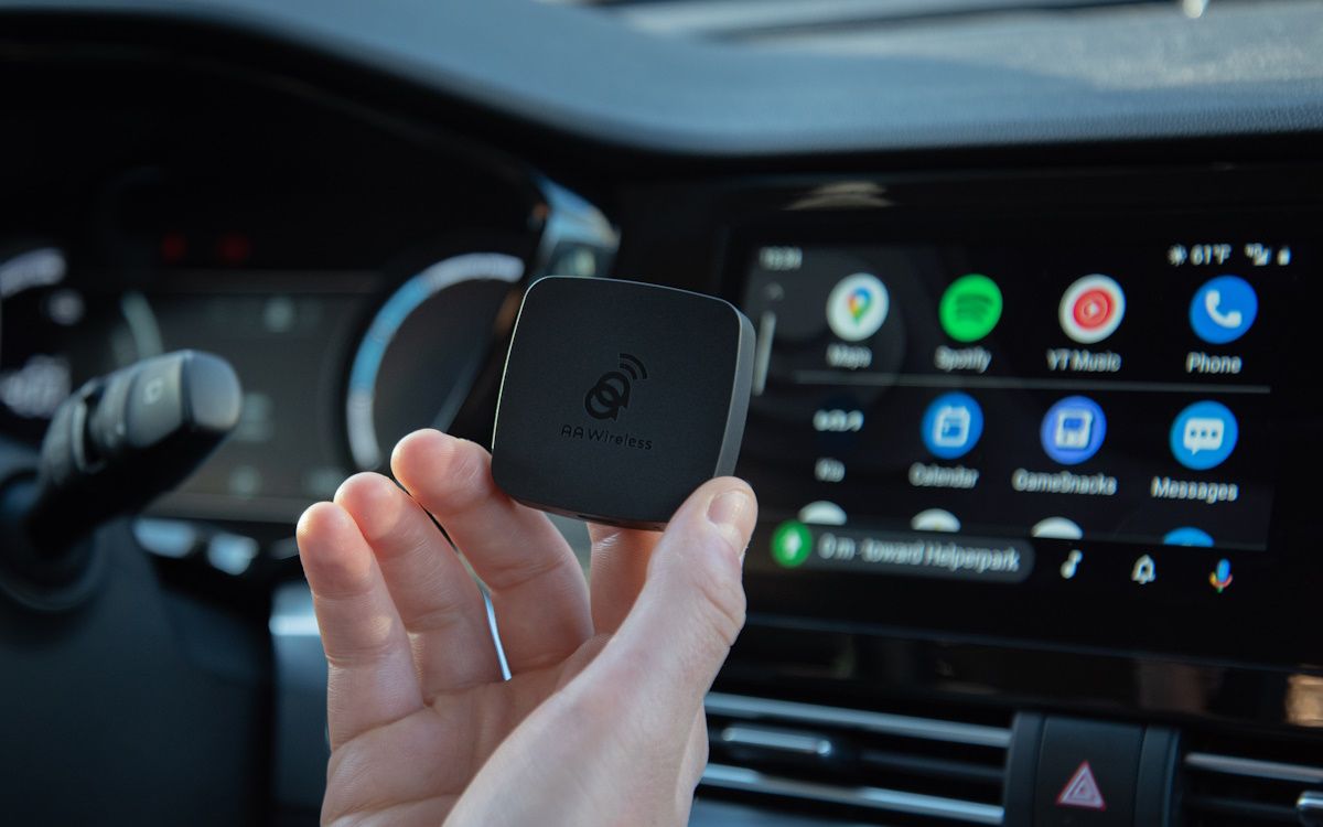 2023 - Wireless Android Auto Dongle - Connects Automatically to Android  Auto - Easy Plug and Play Setup - Free Companion App - Made in Europe
