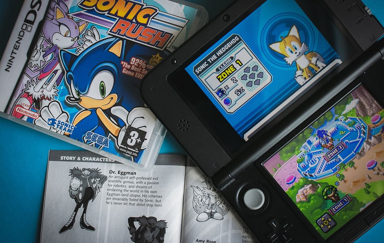Sonic the Hedgehog game and handheld console