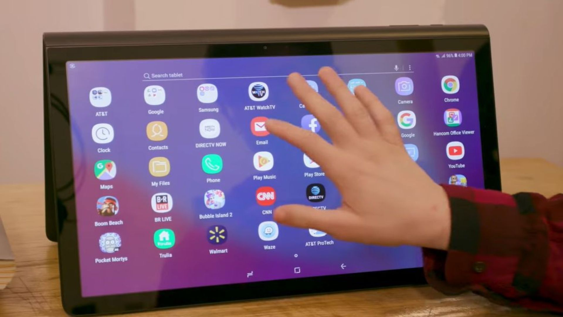 Someone trying to access the email icon on the Samsung Galaxy View tablet