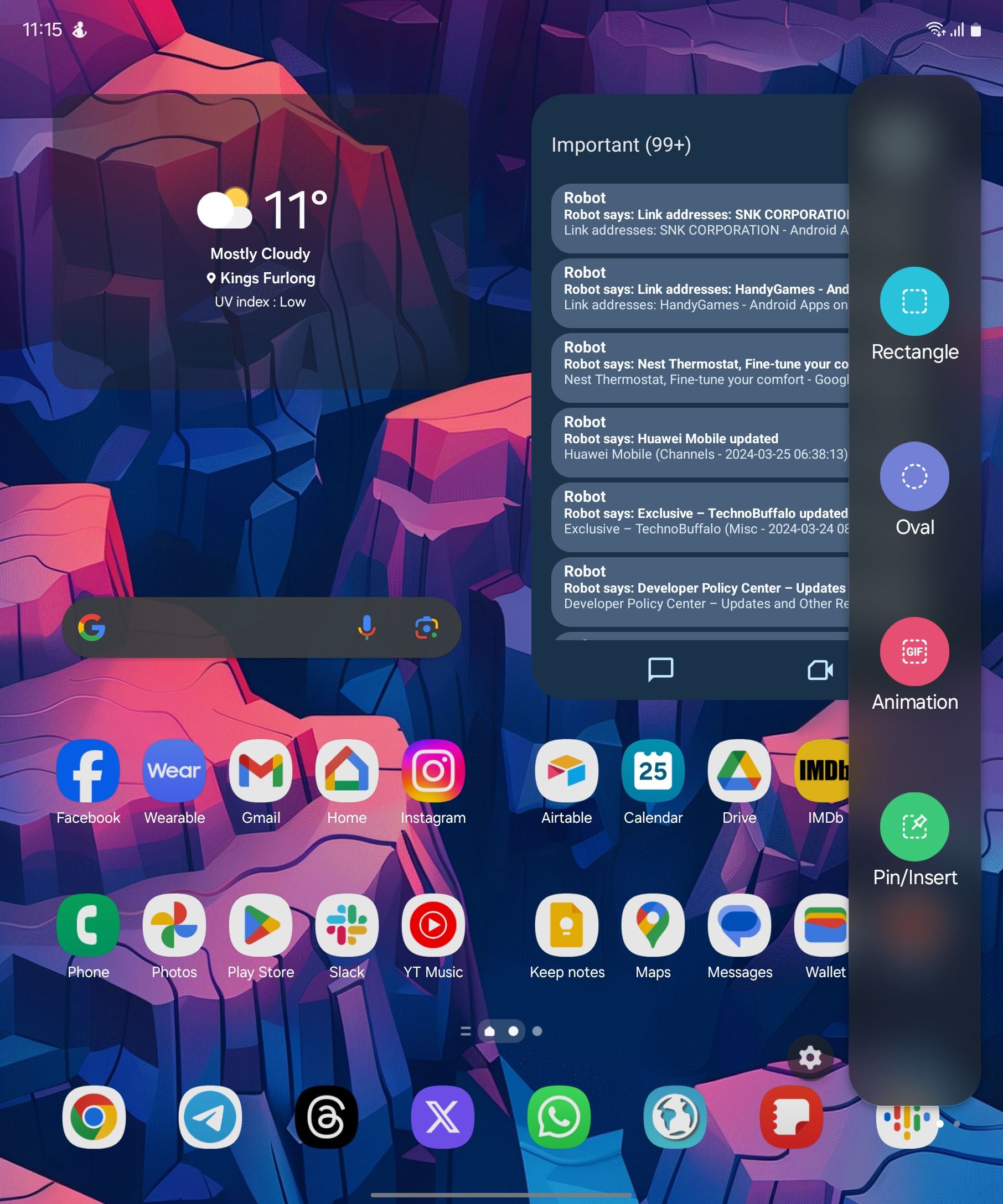 galaxy z fold 5 home screen with edge panel open