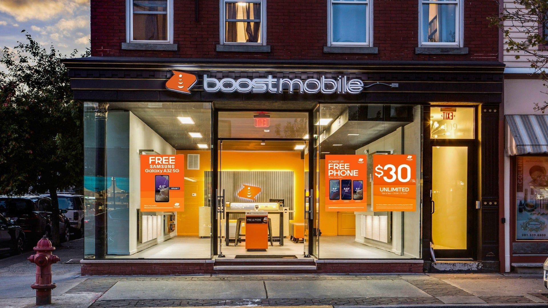 Boost Mobile store front hero