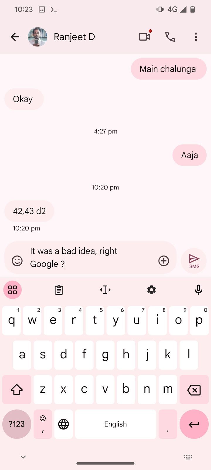 Google Messages backtracks on its cluttered text field redesign