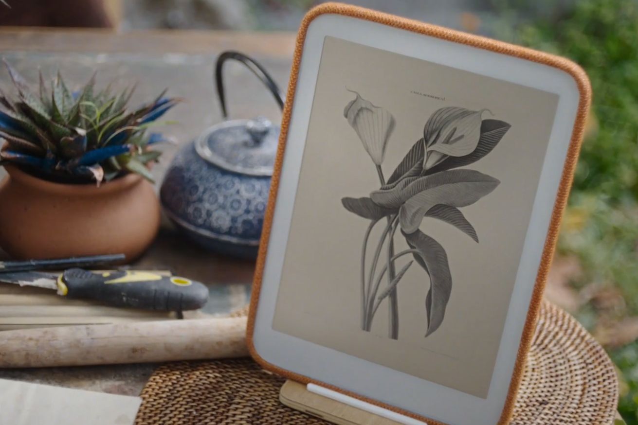 Daylight DC-1 tablet on a table