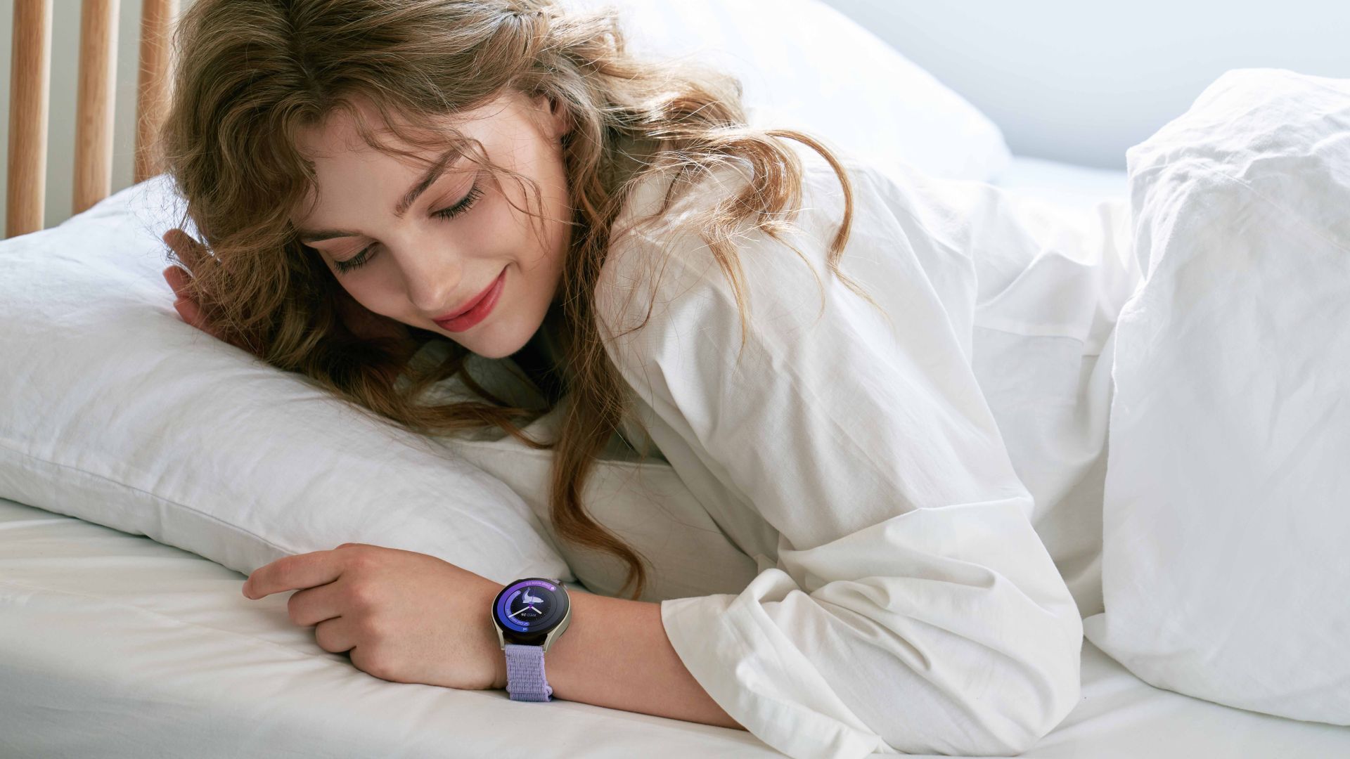 A person wearing the Samsung Galaxy Watch 6 to bed