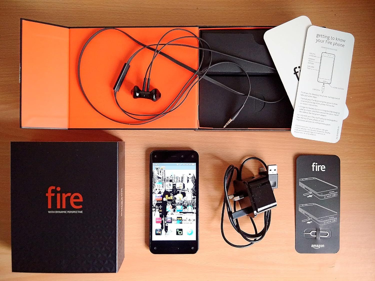 A picture of what was in the Amazon Fire Phone's box