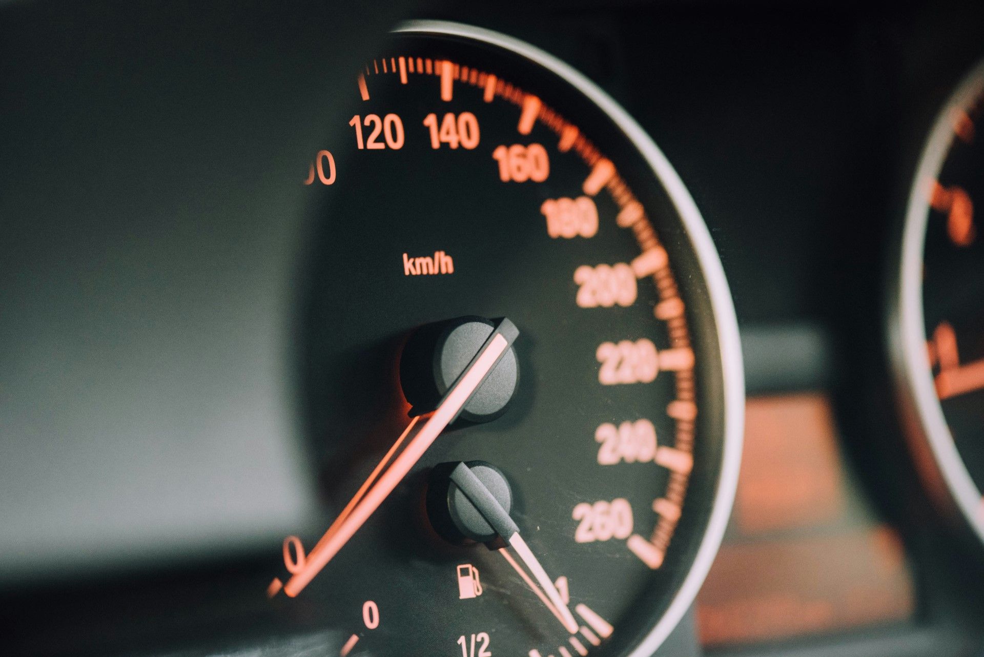 8 best speedometer apps to keep you on the road and without a ticket