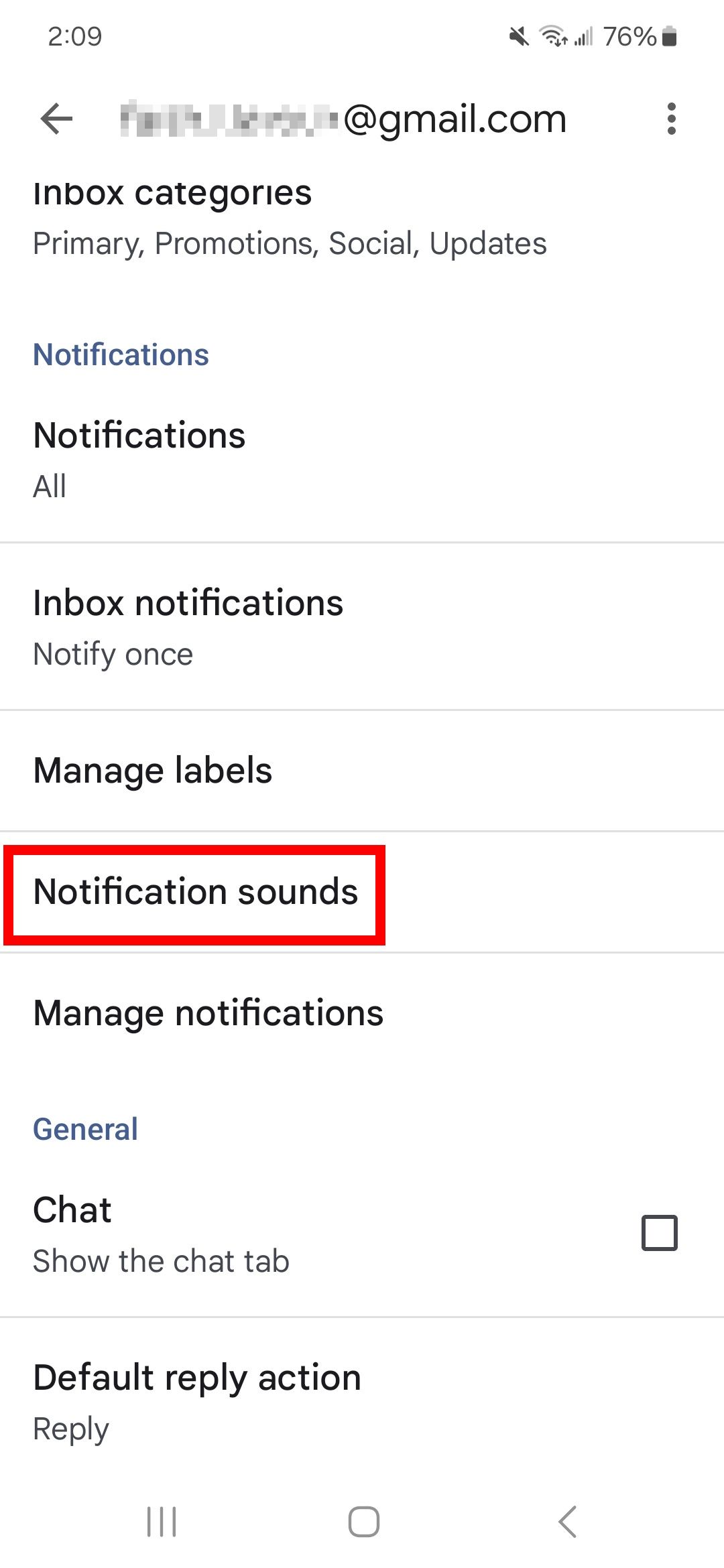 Garis segi empat berwarna merah di atas bunyi notifikasi pada pengaturan email pada aplikasi gmail