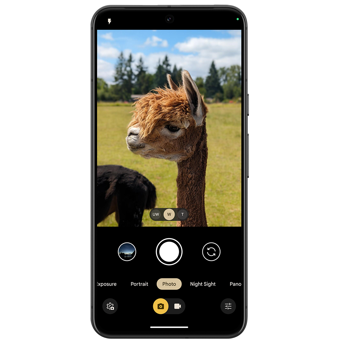 Screenshot showing new options in the Pixel Camera app allowing you to manually select a lens to shoot with.