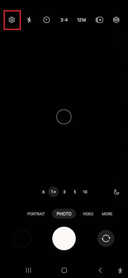 Screenshot highlighting the Settings icon on the Samsung camera