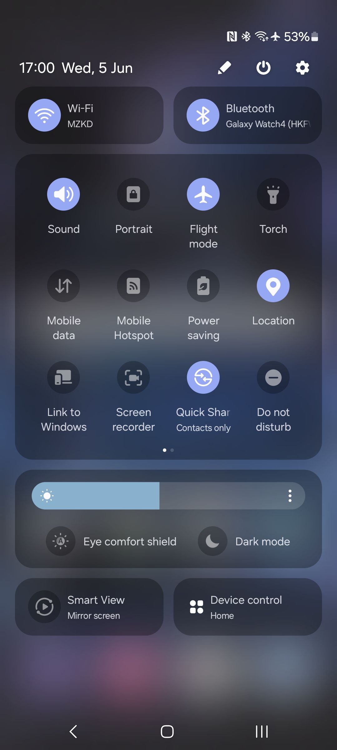 one ui quick settings displayed showing icons and options