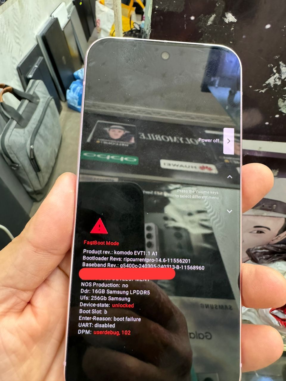 Google Pixel 9 Pro XL leaked hands-on image showing its bootloader