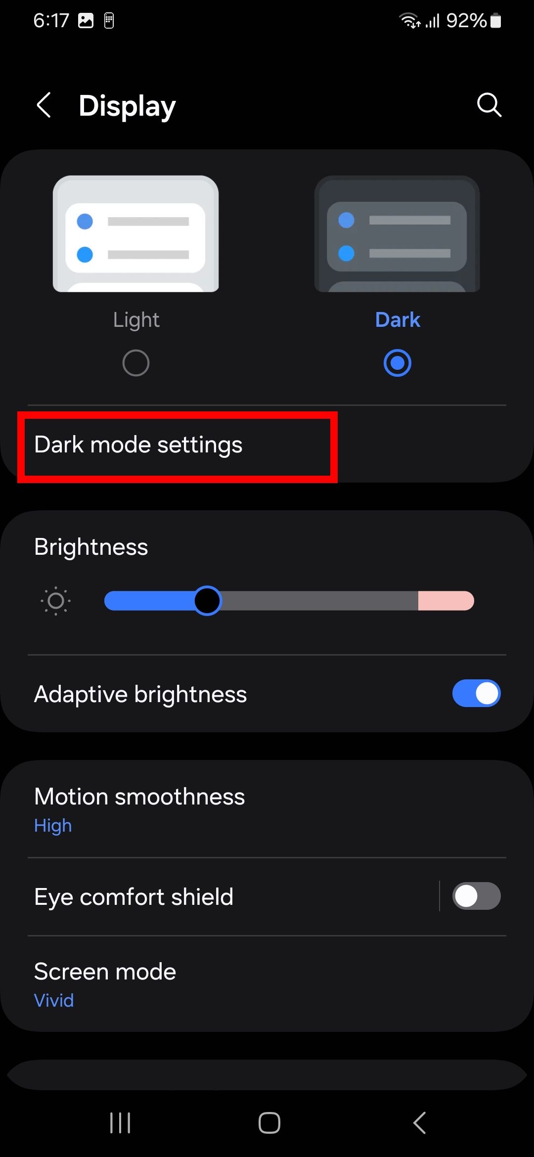 Red rectangle outline highlighting dark mode settings in Display settings