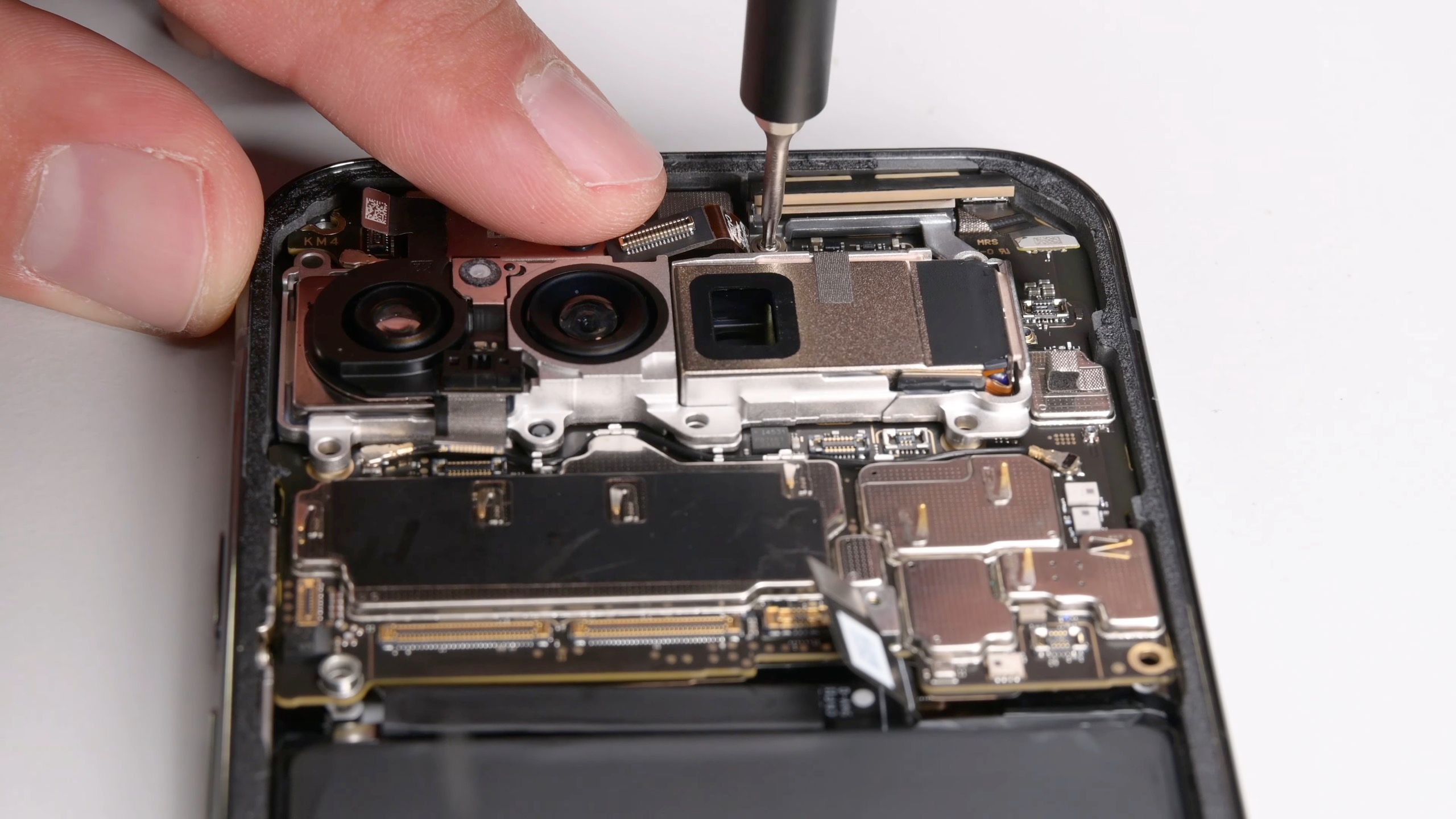 The Pixel 9 Pro XL was torn down by iFixit