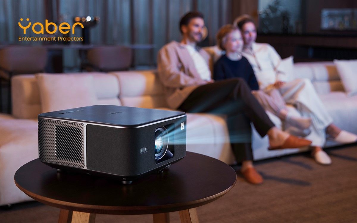 A family movie night with Yaber K3 projector