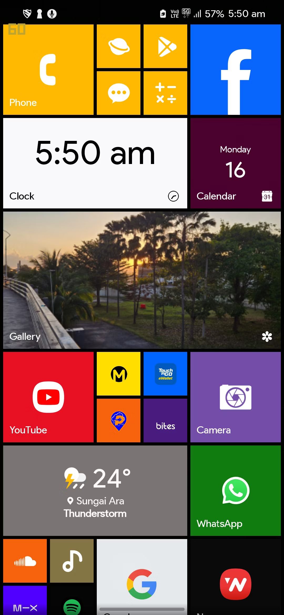 Andrew screenshot showing a retro Lumia theme