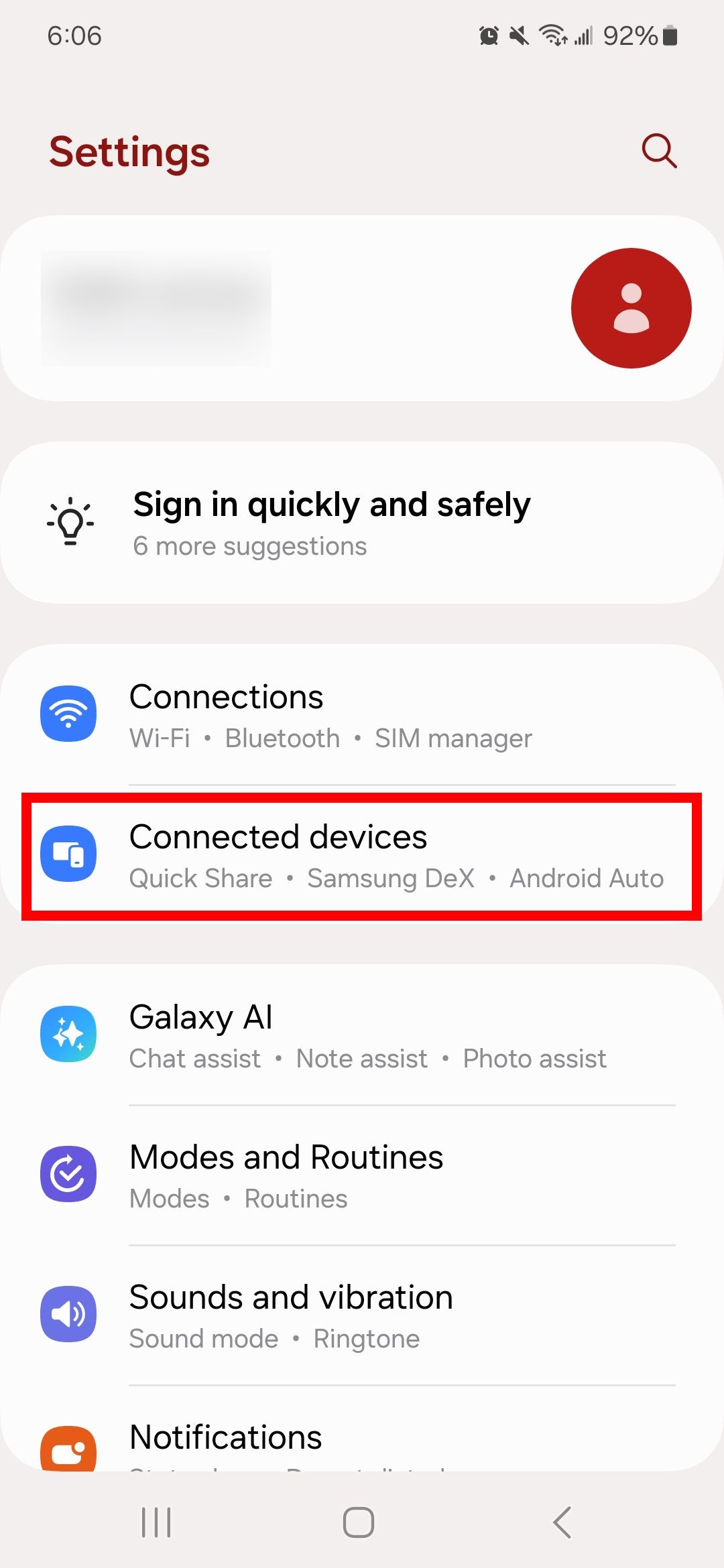 Red rectangle highlighting Connected devices in Android settings