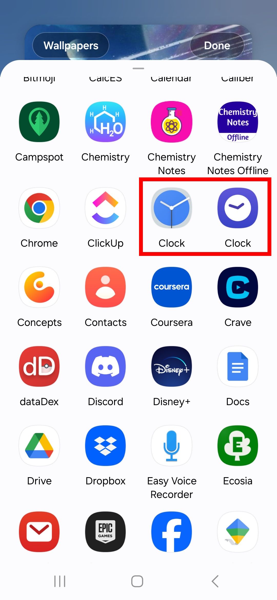 Red rectangle outline highlighting the Google Clock app and Samsung Clock app as selectables for lock screen app shortcuts