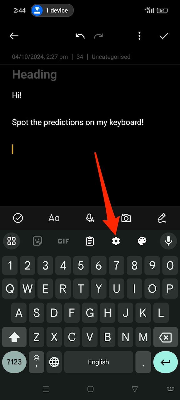 Selecting the settings icon on Gboard keyboard