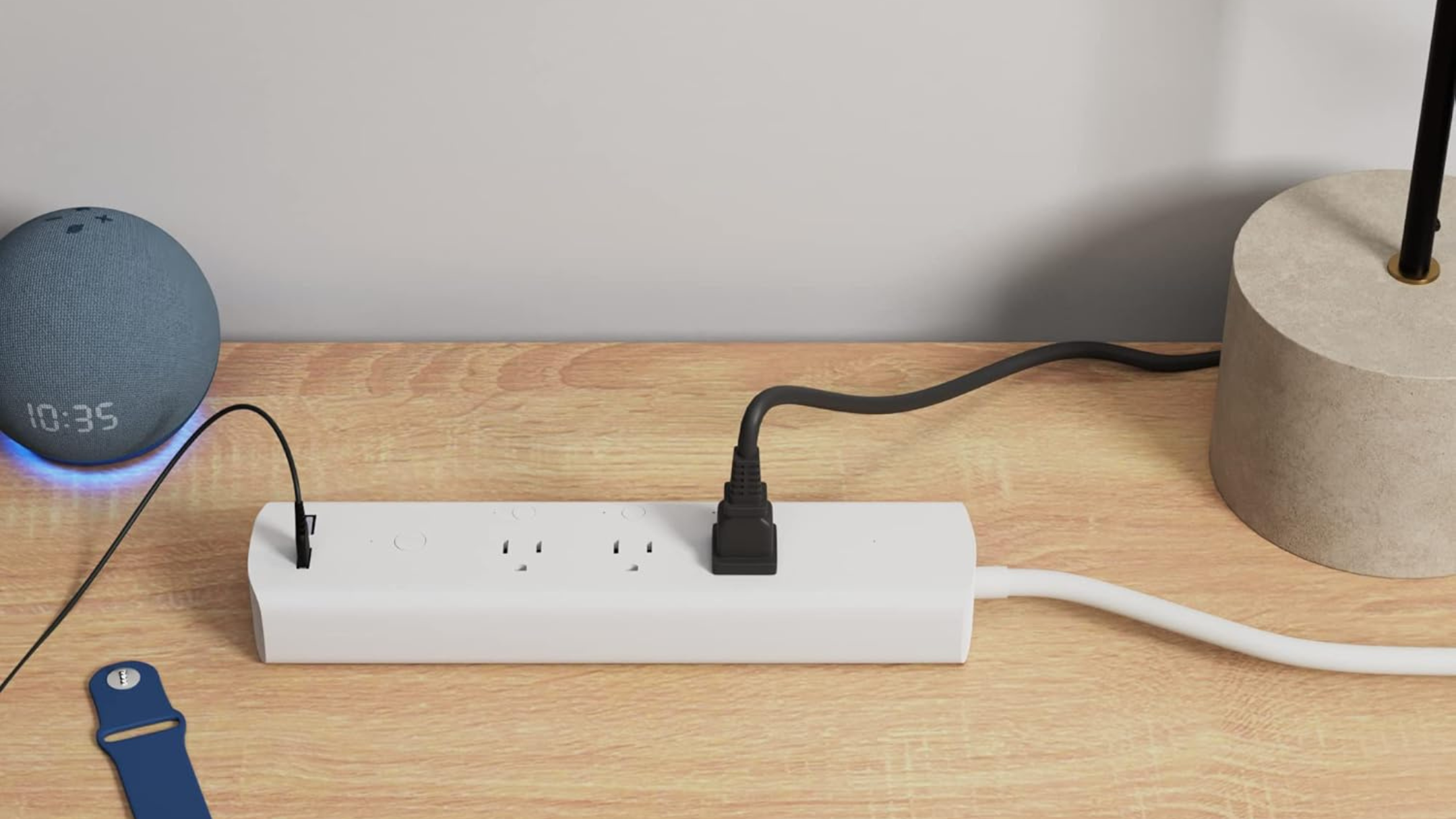  Amazon Basics Rectangle Smart Plug Power Strip