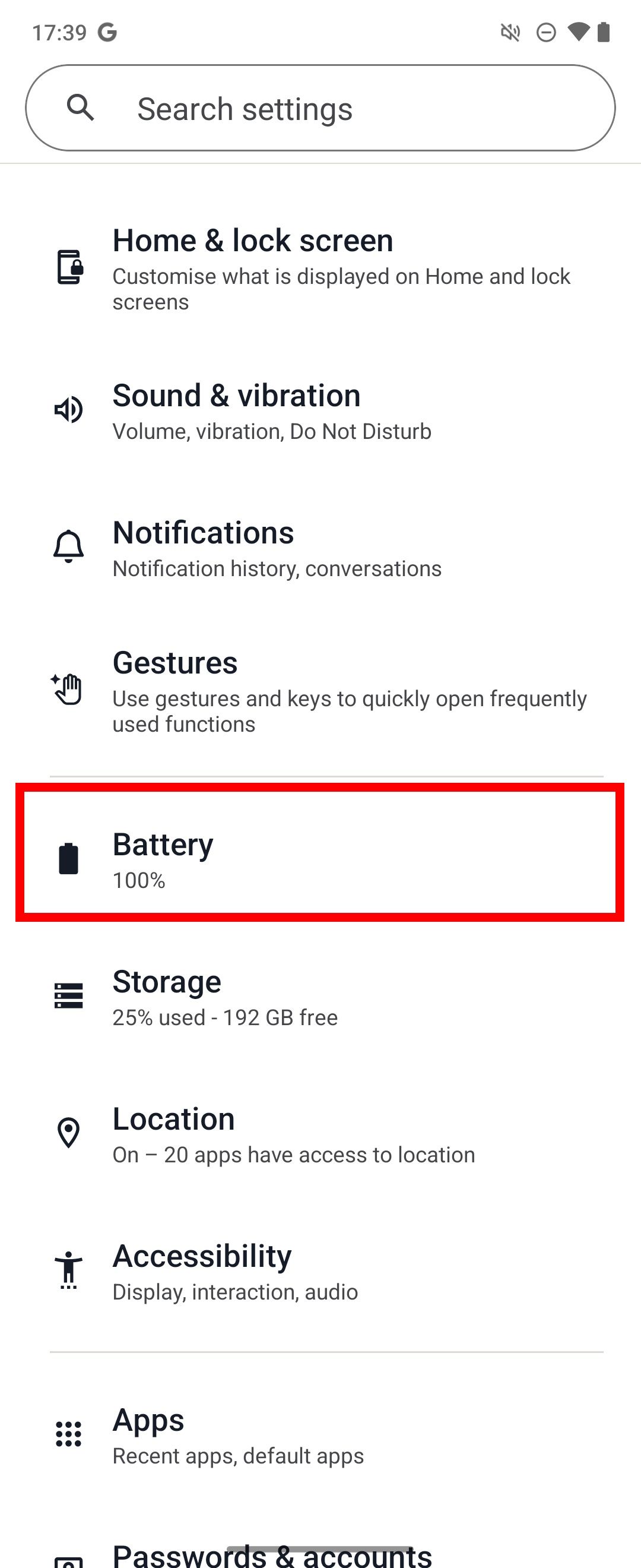 Red rectangle outline highlighting battery in the Moto settings