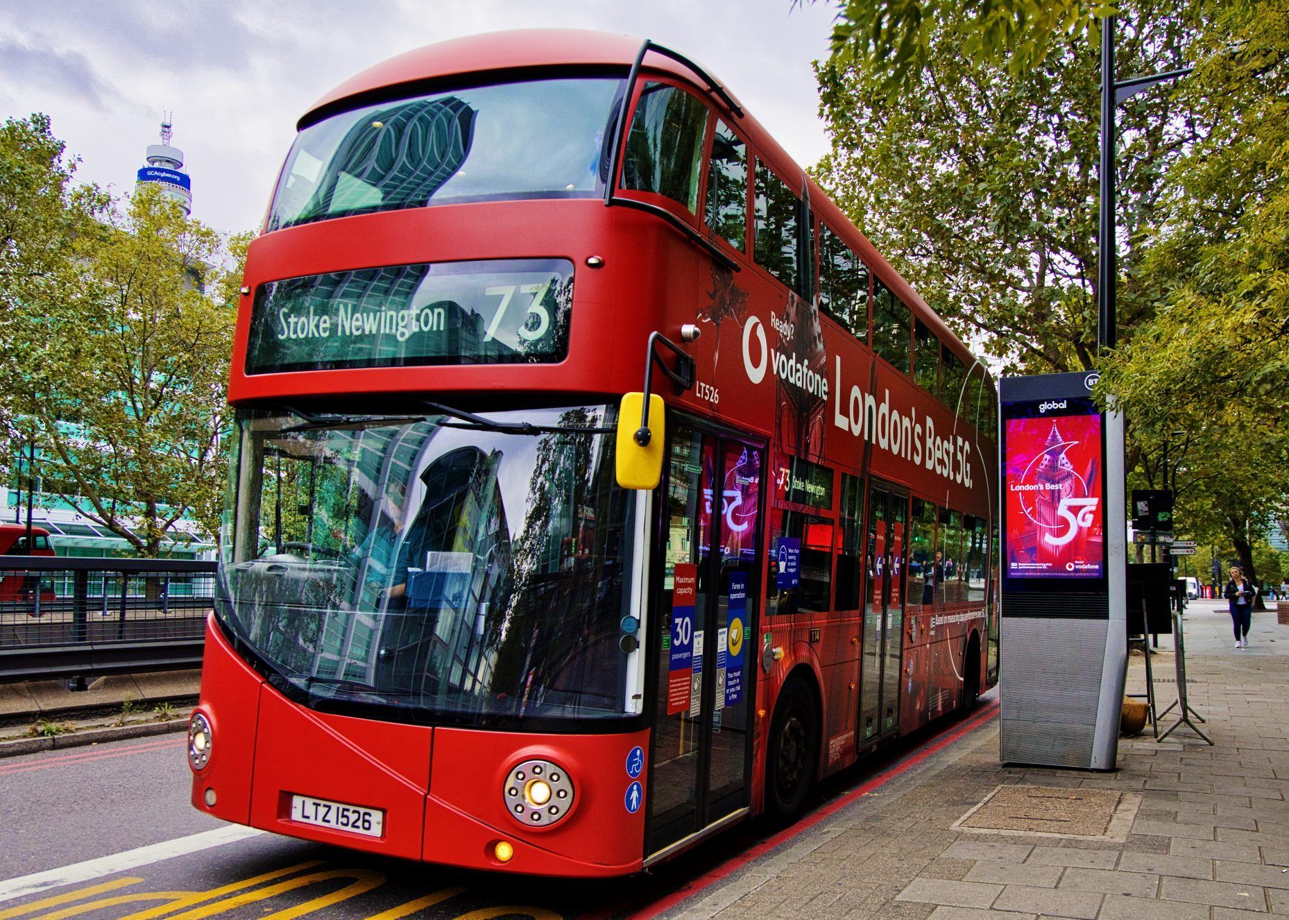 vodafone-uk-london-5g-bus-ad